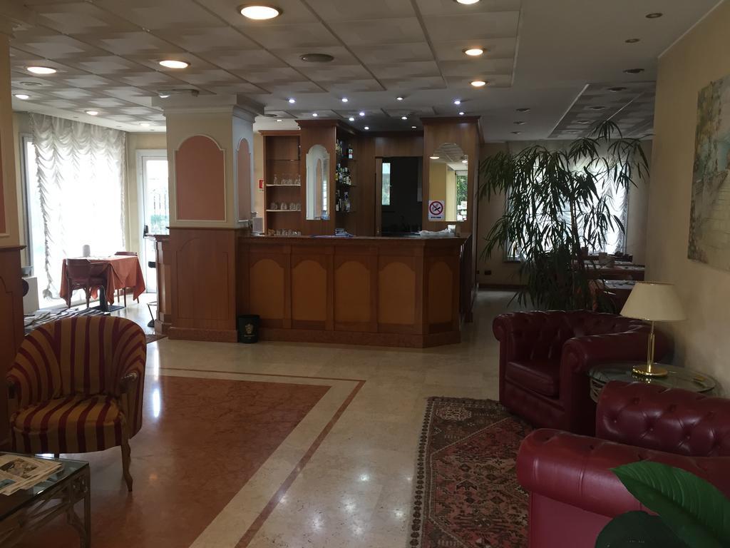 Hotel Visconti Мелцо Екстериор снимка
