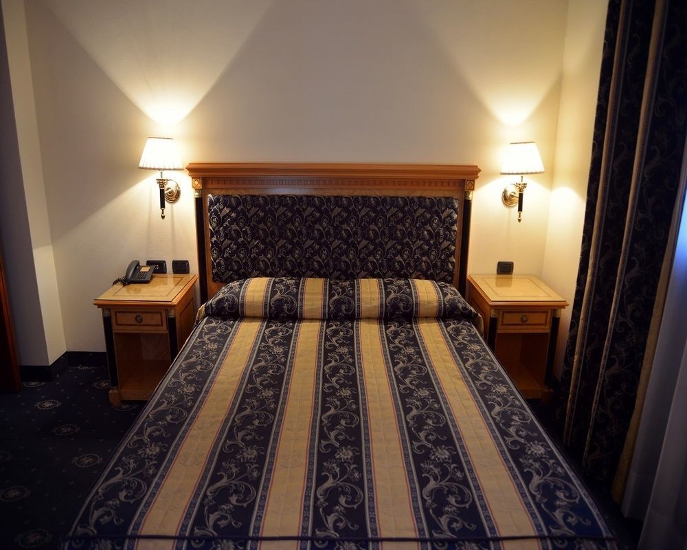 Hotel Visconti Мелцо Екстериор снимка